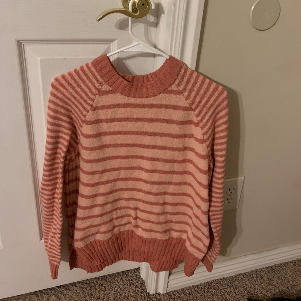 super cute medium striped sweatshirt size M